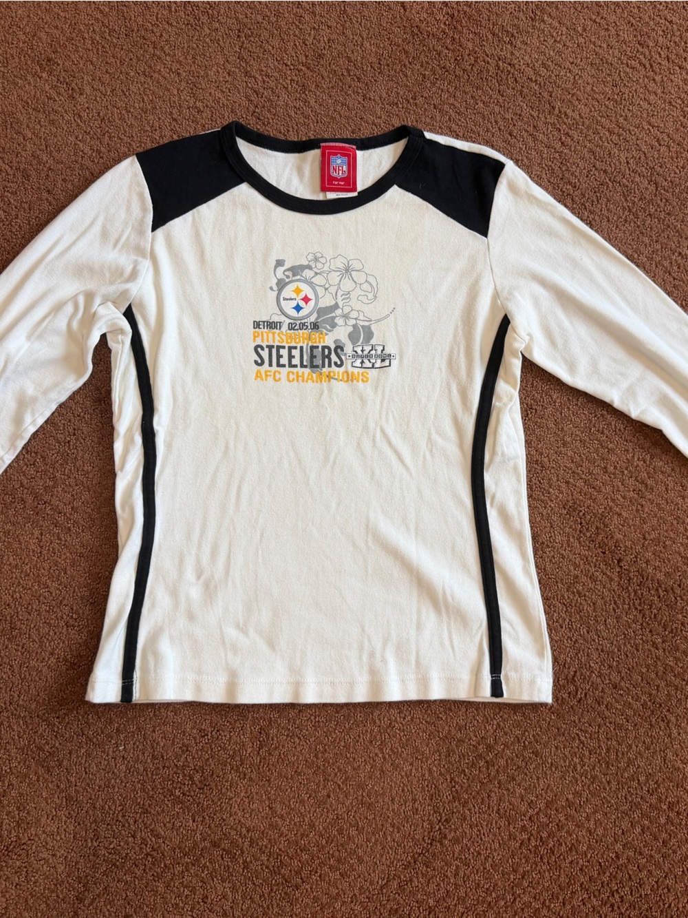 NFL Pittsburgh Steelers White & Black Women’s Long Sleeve Tee
